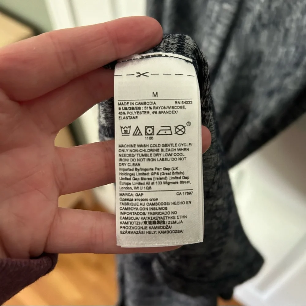 GAP Knit Dress - Picture 4 of 5